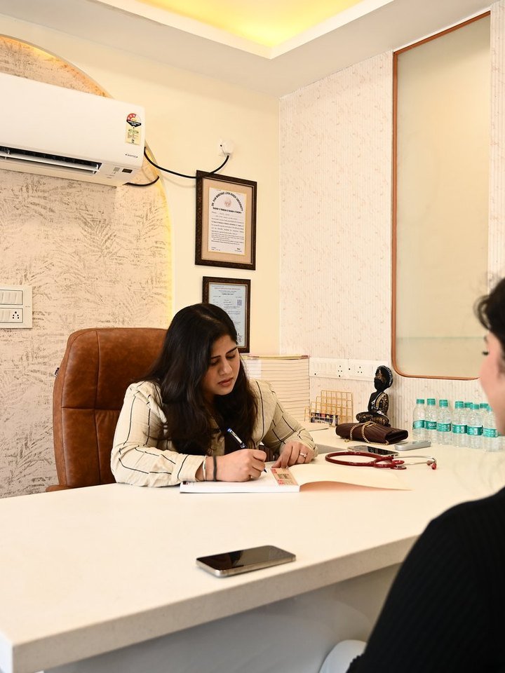 Consultation desk